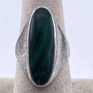 Vintage Sterling Silver Unisex Ring with Oval Malachite Stone